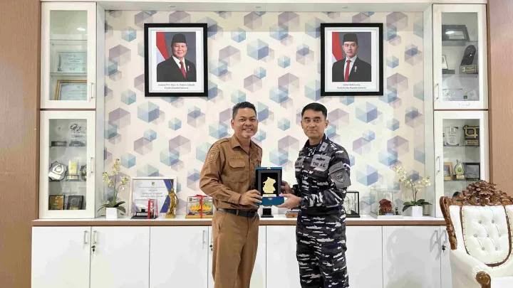 KUNJUNGAN TNI ANGKATAN LAUT DI KANTOR DINAS KELAUTAN DAN PERIKANAN PROV. SULTENG “ MEMPERKUAT SINERGI PENGAWASAN DAN KEAMANAN WILAYAH PERAIRAN SULAWESI TENGAH”