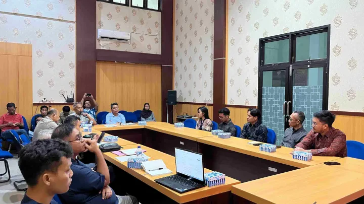 KUNJUNGAN AGRINAS JALADRI DI KANTOR DINAS KELAUTAN DAN PERIKANAN PROV. SULTENG